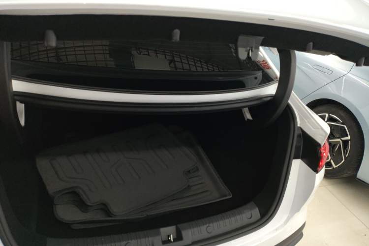 Used BYD Qin L 2025 DM-i Smart Drive 80KM Superior Model