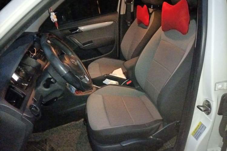 Used Volkswagen Gran Lavida 2013 1.6L Automatic Fashion Model
