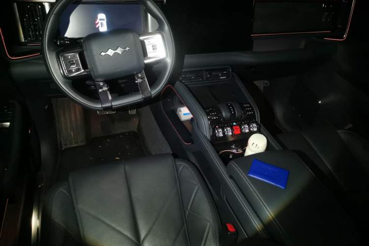 Used Formula Leopard 5 2023 Explore Edition Center Console