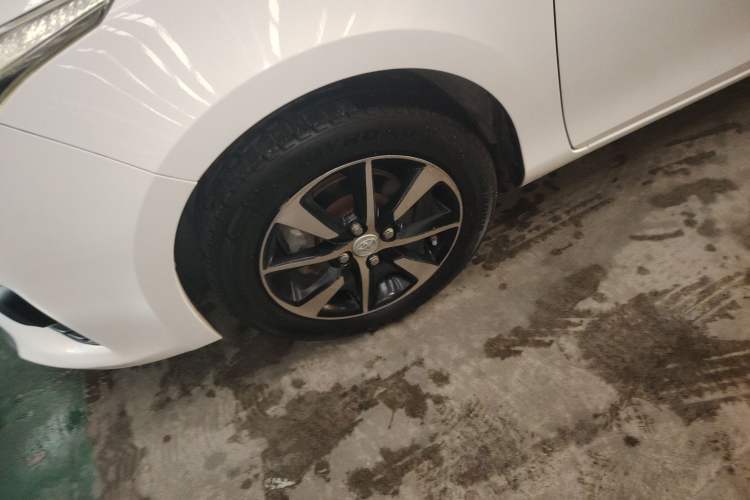 Used Toyota YARiS L Zhi Xuan 2015 1.5E Automatic Charm Edition
