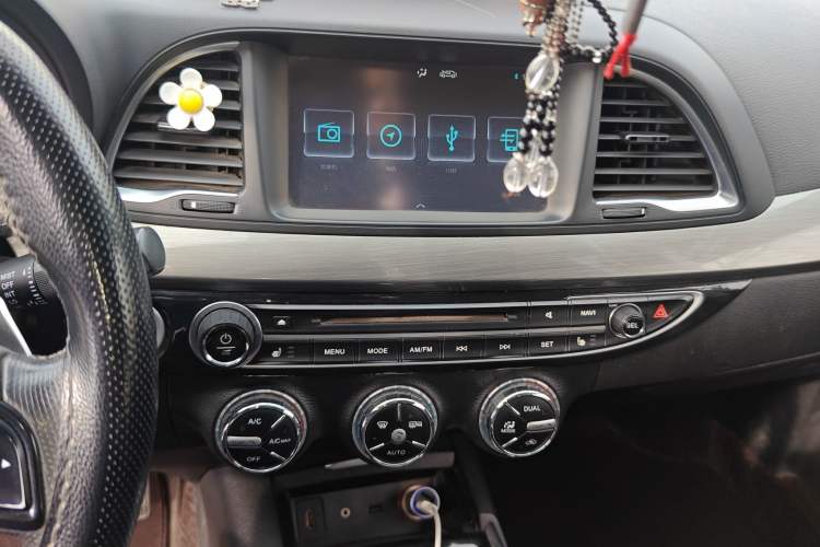 Used GAC Trumpchi GA6 2016 235T DCT Luxury Edition Audio And AC Panel