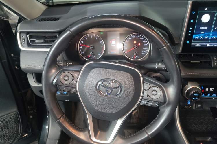Used Toyota Wildlander 2022 2.0L CVT 4x4 Luxury PLUS Edition