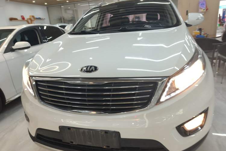 Used Kia Sportage R 2015 2.0L Automatic Two-Wheel Drive DLX Model Front