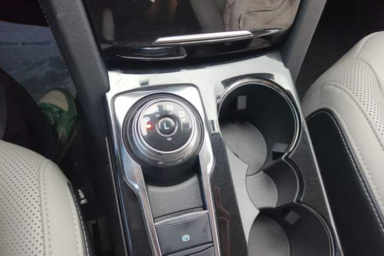 Used Ford Escape 2020 EcoBoost 245 Two-Wheel-Drive Titanium Edition

