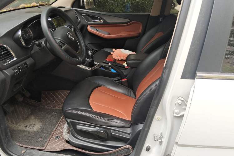 Used Baojun 560 2015 1.8L Manual Elite Edition Left Front Seat