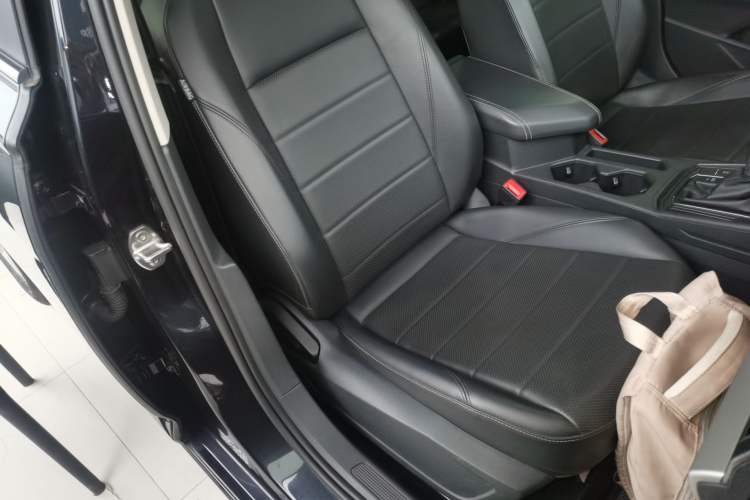 Used Volkswagen Lavida 2019 1.5L Automatic Comfort Edition China VI Standard Right Front Seat