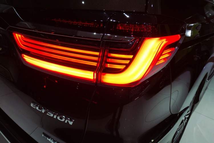 Used Honda Elysion 2024 2.0L eHEV Luxury Edition