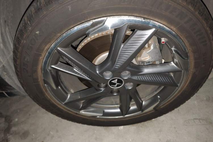 Used DS 7 2018 45THP Opera Edition Right Front Wheel Hub