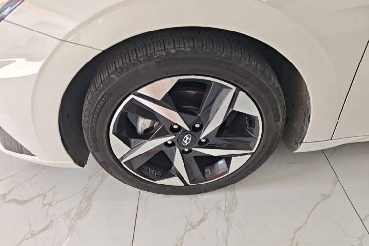 Used Hyundai Elantra 2021 1.5L CVT LUX Prestige Edition Left Front Wheel Hub