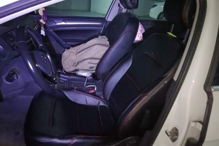 Used Volkswagen Golf 2015 1.6L Automatic Comfort Model Left Front Seat