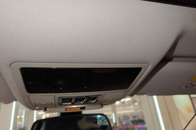 Used Jaguar XJ 2016 XJL 2.0T Two-Wheel-Drive Elegant Business Edition