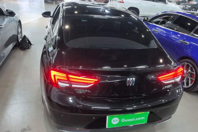 Used Buick Regal 2024 25T Deluxe Edition Rear