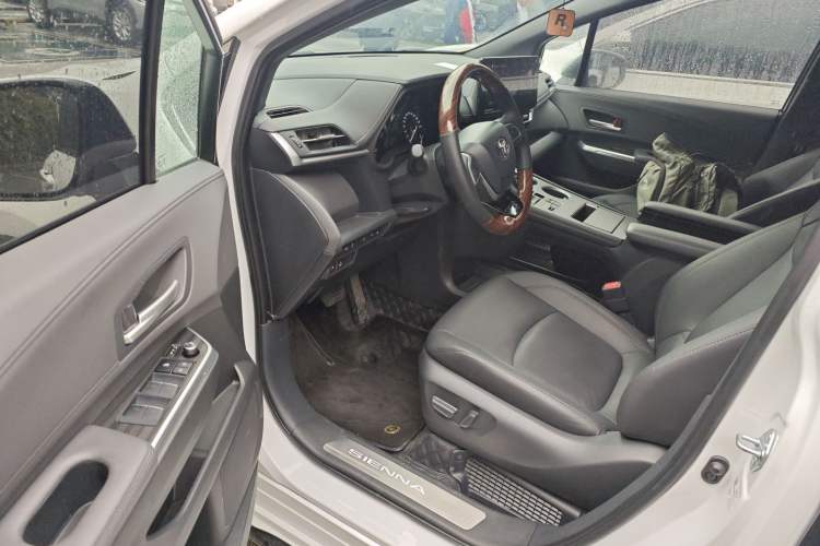 Used Toyota SIENNA 2024 2.5L Hybrid Four-Wheel Drive Prestige Edition Driver Seat