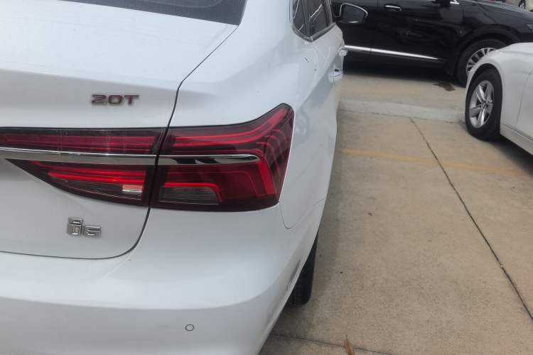 Used Roewe i6 2019 PLUS 20T TST 4G Connected Flagship Superb Edition Right Rear Taillight