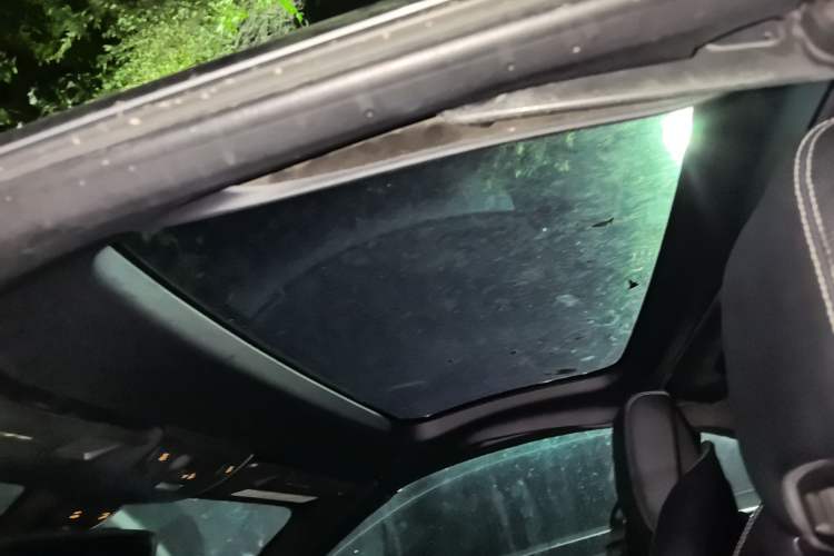 Used Mercedes-Benz SLK-Class 2011 SLK 200 Fashion Model
