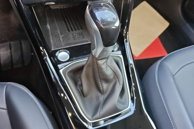 Used Volkswagen Tharu 2025 NewRui 300TSI Prestige Edition
