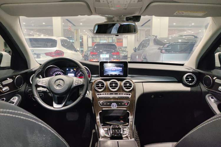 Used Mercedes-Benz C-Class 2015 Facelift C 200 L
