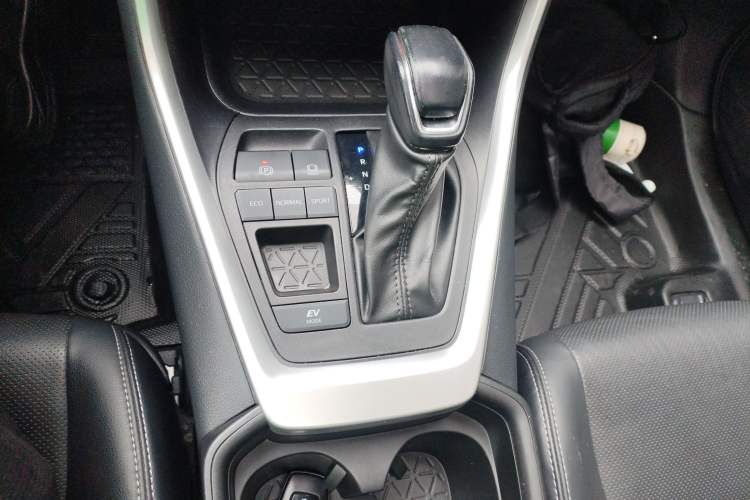 Used Toyota Wildlander 2022 Dual-Engine 2.5L E-CVT Two-Wheel Drive Prestige Edition
