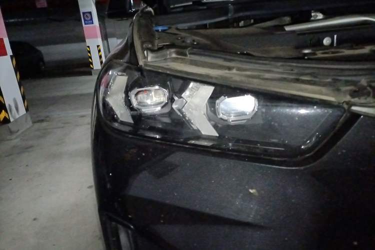 Used BMW X5 2023 xDrive 30Li Luxury M Sport Night Edition Package Right Front Headlight