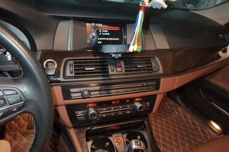 Used BMW 5 Series 2014 525Li Leading Model