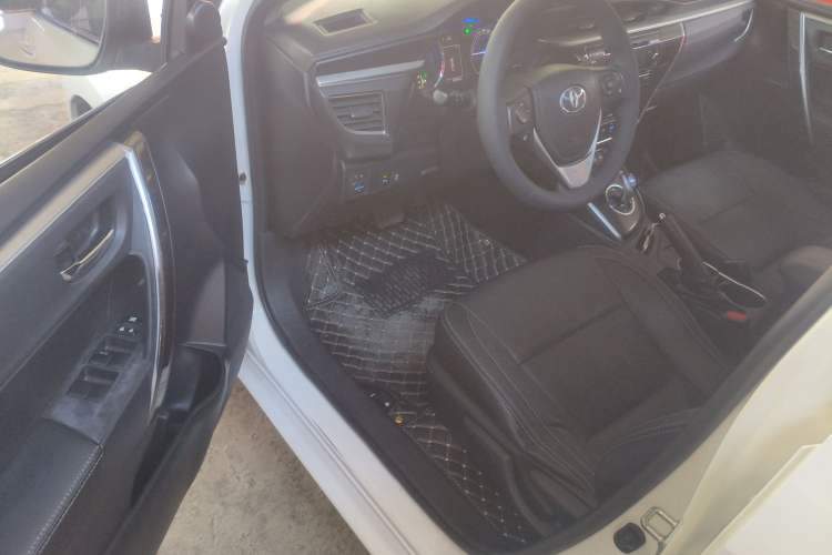 Used Toyota Corolla 2016 Dual-Engine 1.8L E-CVT Elite Edition