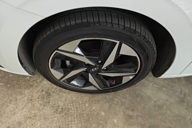 Used Hyundai Elantra 2022 1.5L CVT LUX Prestige Edition
