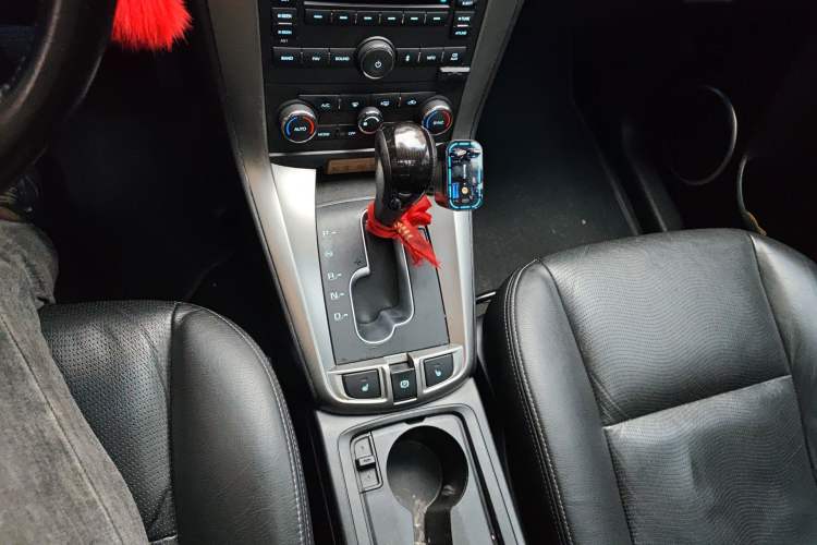 Used Chevrolet Captiva 2014 2.4L 4x4 Flagship Edition 7 Seats Gear Lever