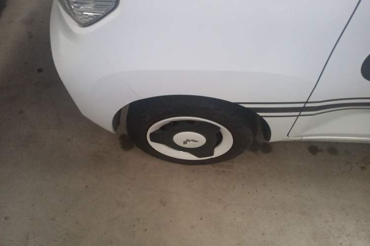 Used Wuling Hongguang MINIEV 2022 Easy Version Lithium Iron Phosphate Left Front Wheel Hub