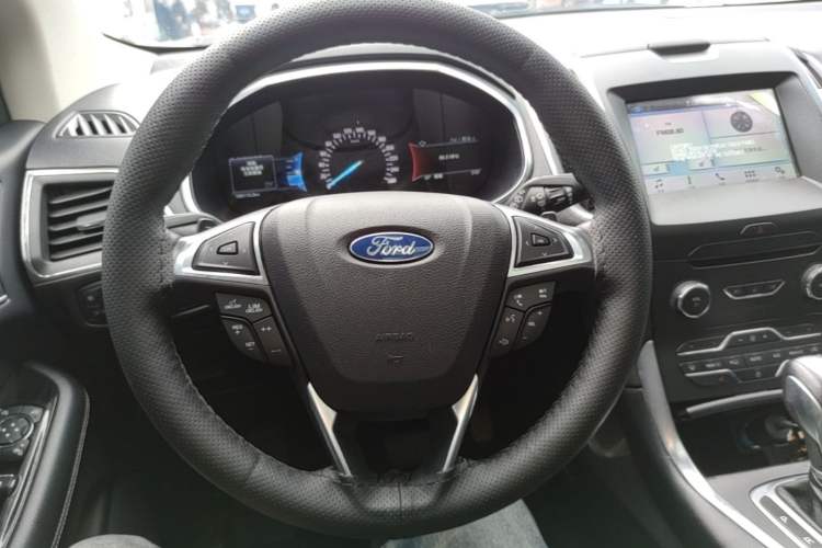 Used Ford Edge 2018 EcoBoost 245 Two-Wheel-Drive Titanium 7-Seater China VI Standard Steering Wheel