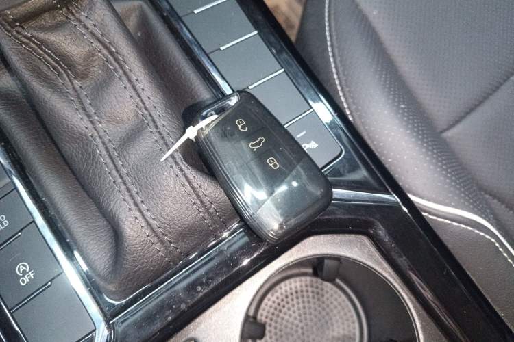 Used Volkswagen Passat 2024 330TSI Elite Edition Vehicle Key