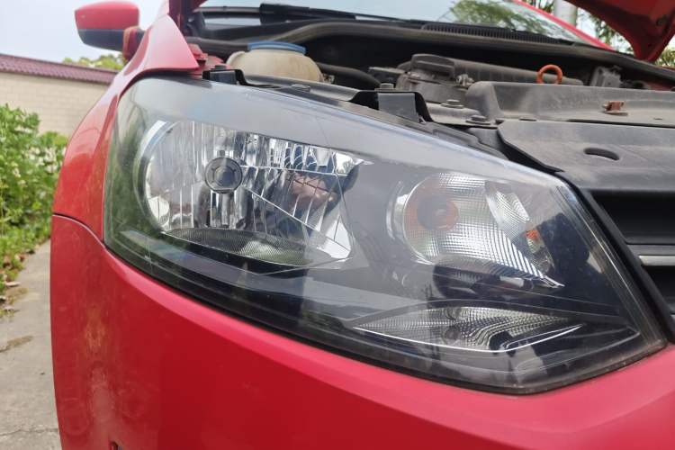 Used Volkswagen Polo 2013 1.4L Manual Fashion Edition Right Front Headlight