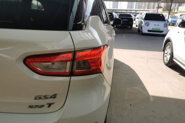 Used GAC Trumpchi GS4 2017 235T Manual Two-Wheel Drive Luxury Edition
