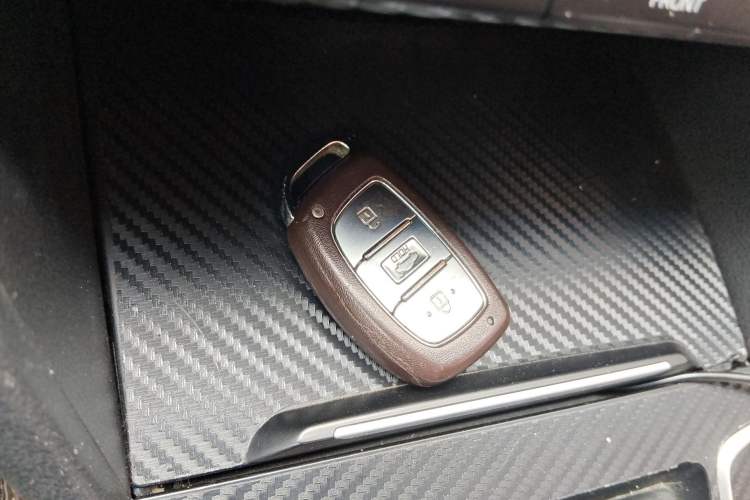 Used Hyundai Elantra (6th Generation / Lingdong) 2016 1.6L Automatic ZhiXuan – Elite Version
