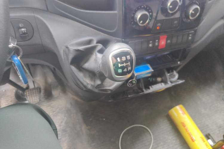 Used Iveco Eurocargo 2021 2.0T Manual Super Rui Long Wheelbase Short Overhang High Roof Side-Sliding Door F1A
