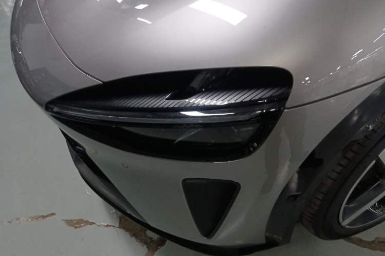 Used Xiaomi Auto YU7 2025 Ultra-Long Range High-Performance All-Wheel-Drive Max Edition Left Front Headlight