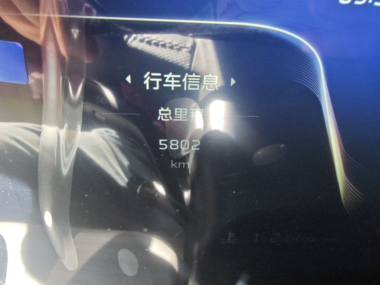 Hongqi HS5 2025 2.0T Two-Wheel-Drive Xuan Ying Edition — снимка 12