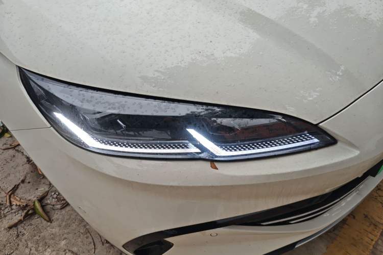 Used BYD Seal 06 New Energy 2026 DM-i Ultra-Enjoyment 128KM Smart Enjoyment Model Right Front Headlight