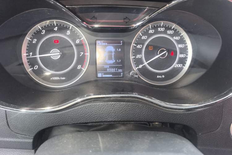 Used Baojun 560 2015 1.8L manual luxury version