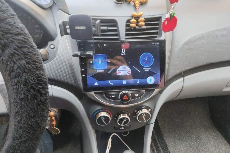 Used Hyundai Verna (older generation) 2014 1.4L Automatic Smart GLS Audio And AC Panel