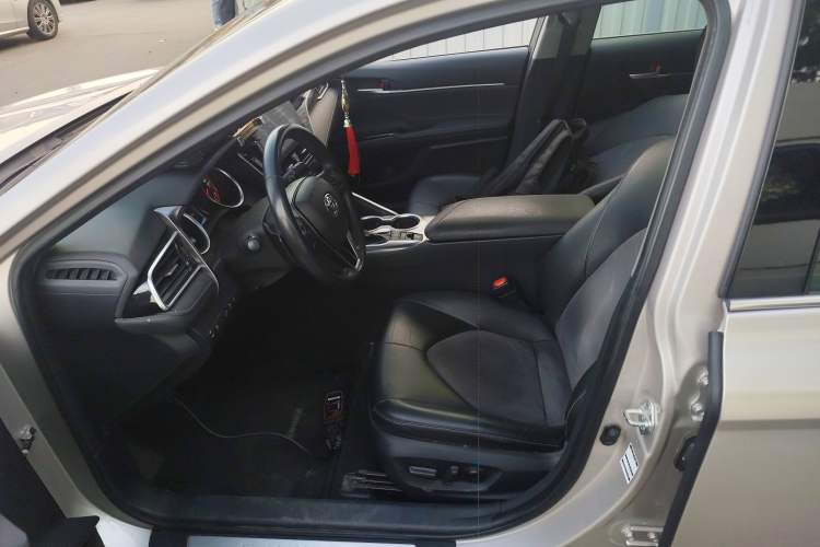 Used Toyota Camry 2021 2.0S FENGSHANG Edition
