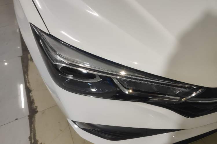 Used Roewe i5 2021 1.5L CVT Diamond Edition Right Front Headlight