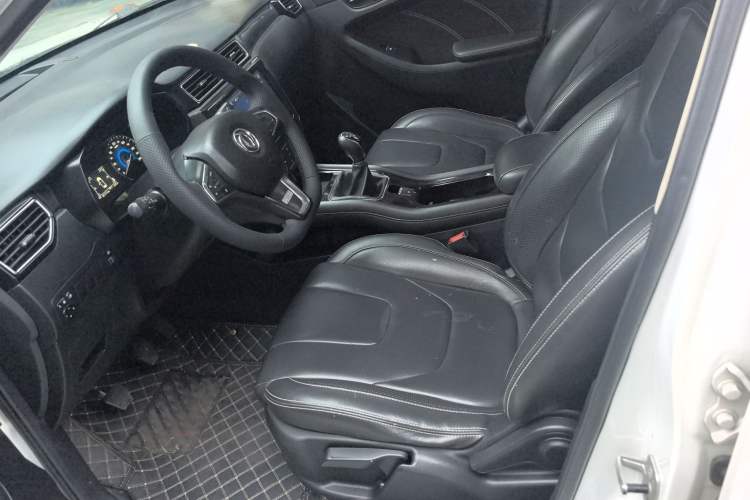 Used Dongfeng Fengon 580 2016 1.5T Manual Luxury Edition
