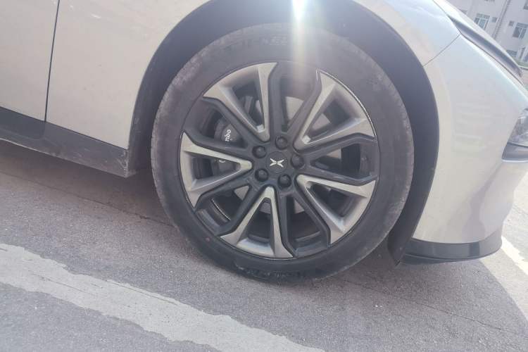 Used XPeng P7 2022 586G Right Front Wheel Hub