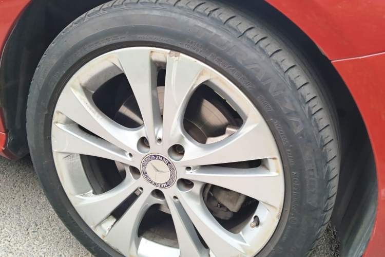 Used Mercedes-Benz B-Class 2015 B 200 Sport Edition Right Front Wheel Hub