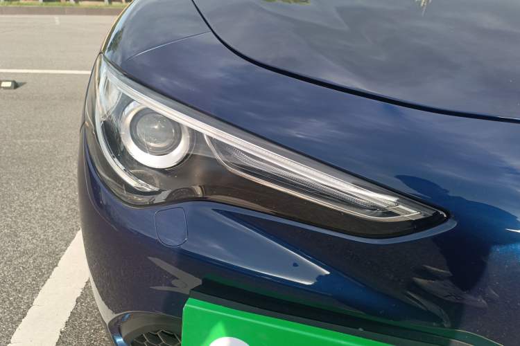 Used Alfa Romeo Stelvio 2017 2.0T 200HP Luxury Edition
