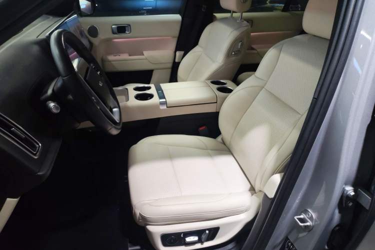 Used Li Auto L8 2023 Pro Model
