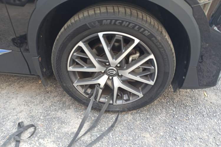 Used GAC Trumpchi GS8 2022 LINGHANG Series 2.0 TGDI Two-Wheel-Drive Luxury Edition (7 Seats) Right Front Wheel Hub