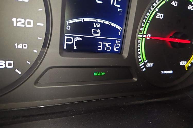 Used Roewe Clever 2022 311km QiQi BoBo Edition Odometer Close Up