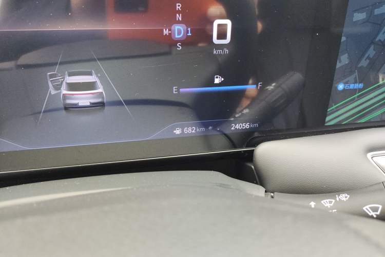 Used Venucia V 2022 260T Black Horse Edition · Idol
