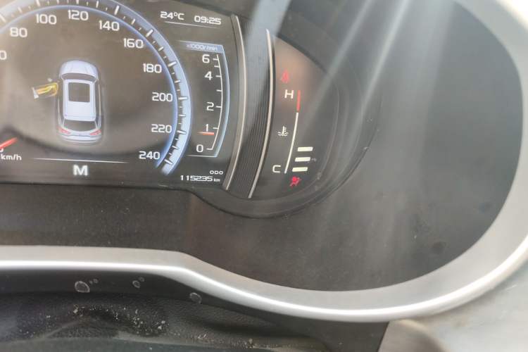 Used Geely Auto Emgrand X7 Sport 2016 2.0L Manual ZhiShang Version
